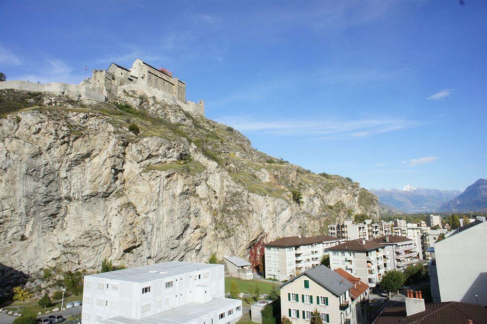 Du Rhone Hotel